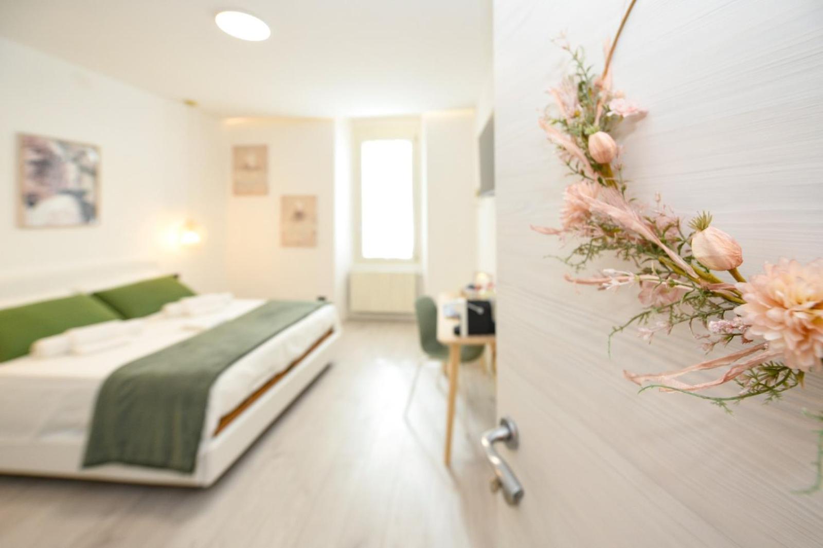 Willa Casa Daniela Desenzano del Garda Zewnętrze zdjęcie