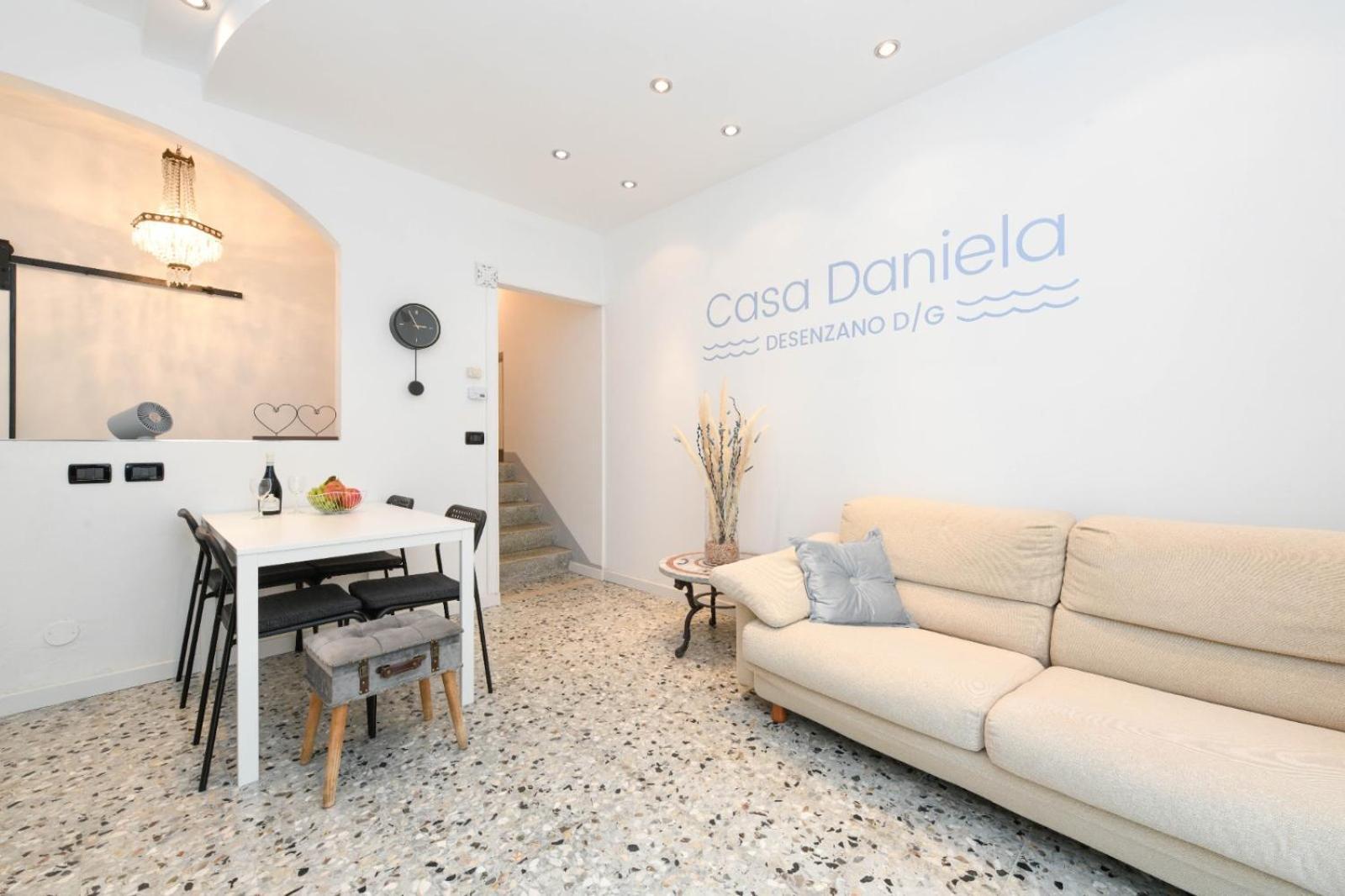 Willa Casa Daniela Desenzano del Garda Zewnętrze zdjęcie