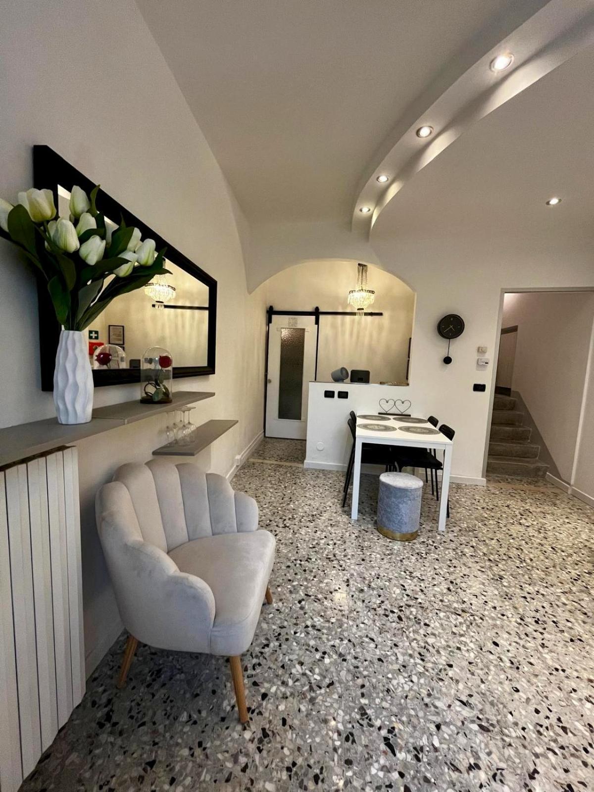 Willa Casa Daniela Desenzano del Garda Zewnętrze zdjęcie